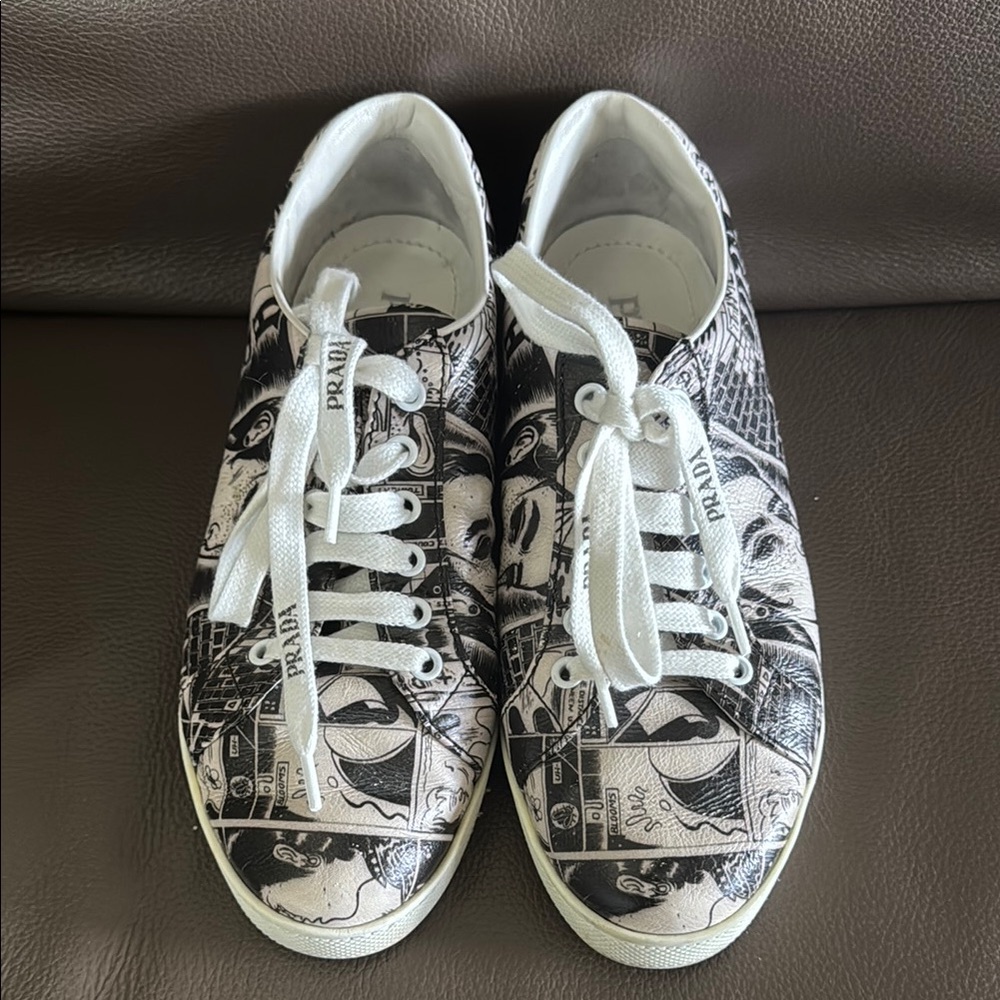 PRADA Authentic designer  size 39 shoes in excellent condition